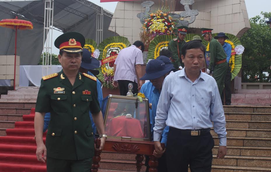 Quảng Bình: Tổ chức Lễ đón nhận và an táng hài cốt liệt sĩ hy sinh ở nước bạn Lào.
