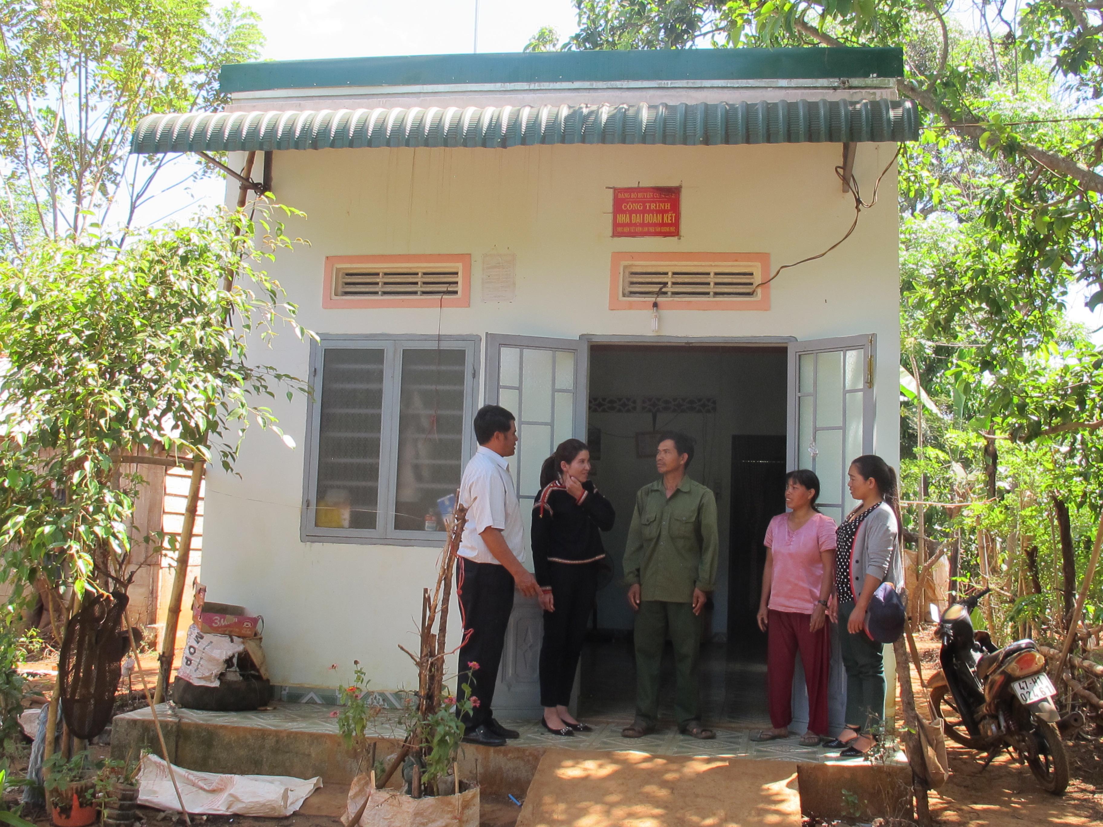 Thực hành tiết kiệm theo gương Bác
