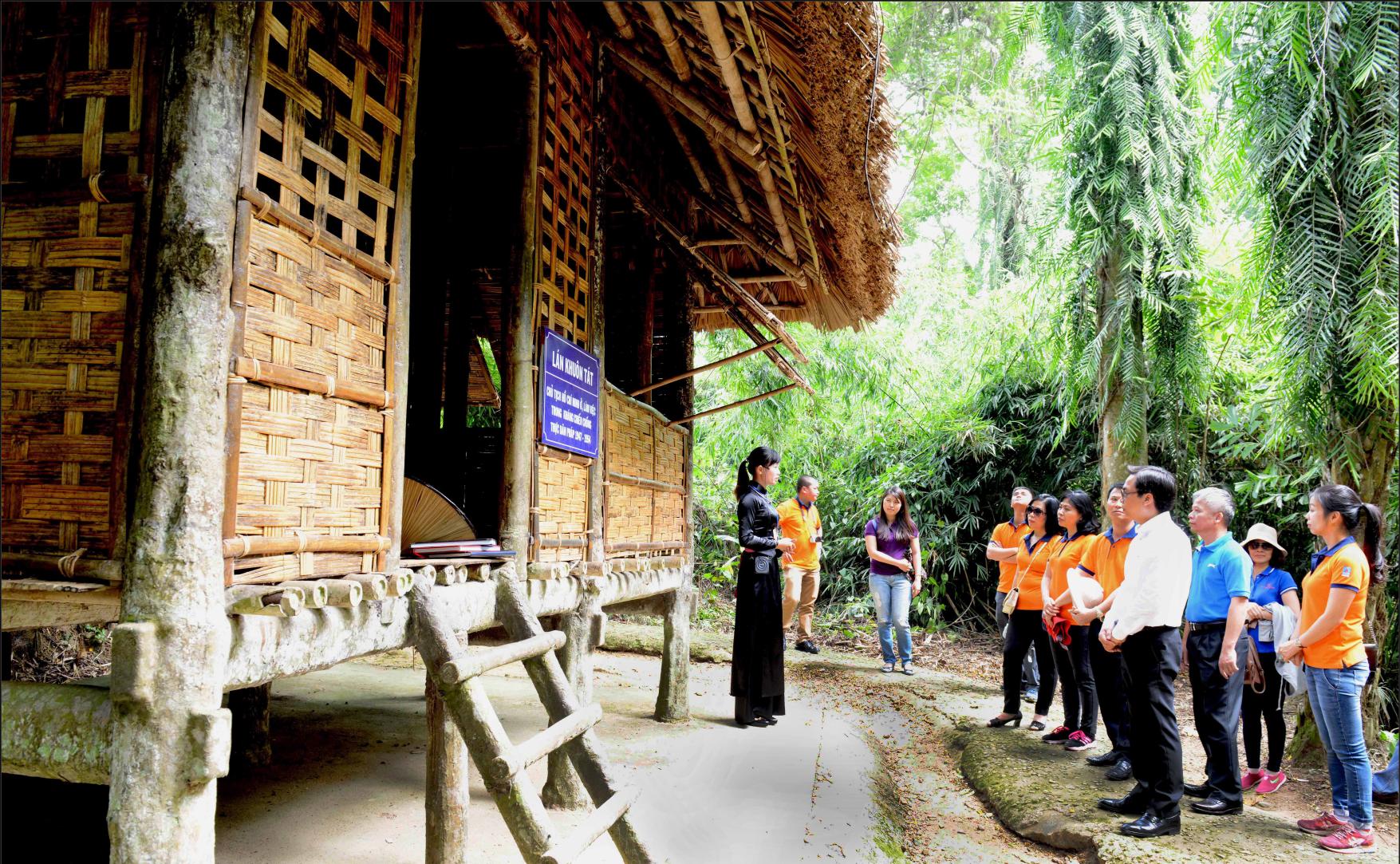 Trung tâm của Thủ đô kháng chiến…
