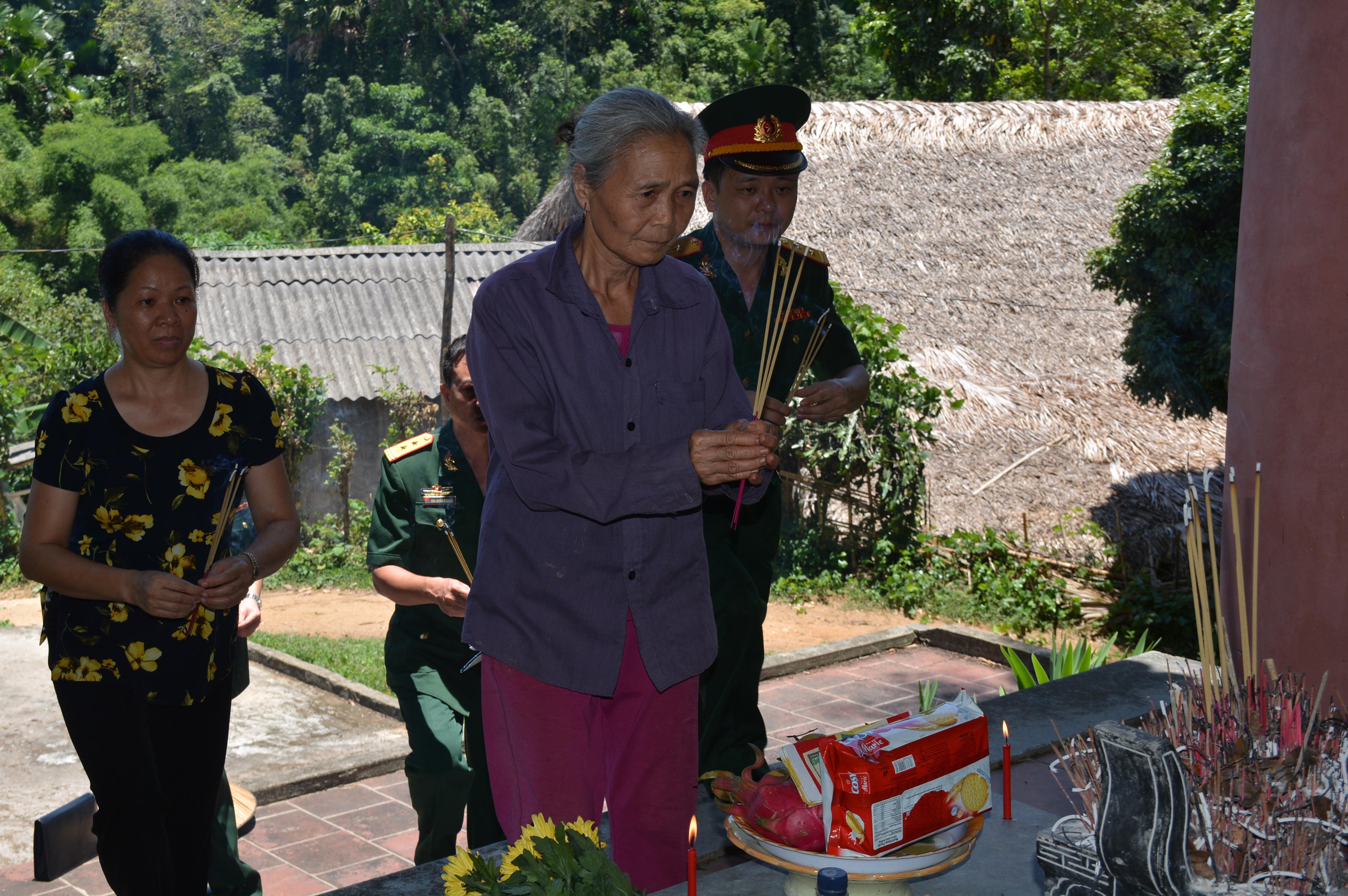  Về nơi di tích “Hầm năm cửa”
