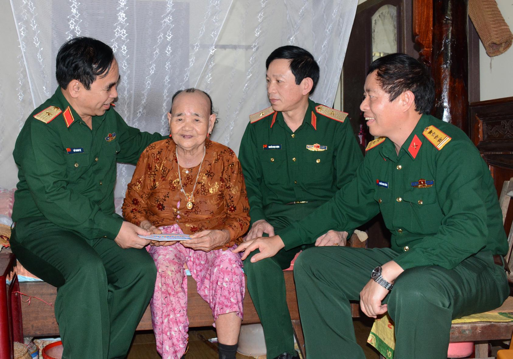 Tấm lòng, nghĩa cử tri ân...