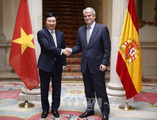 Phó thủ tướng, Bộ trưởng Ngoại giao Phạm Bình Minh hội kiến Nhà vua Tây Ban Nha Felipe VI