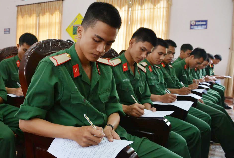 Kiểm tra thực hiện Quy chế dân chủ cơ sở đối với Lữ đoàn Tên lửa 490