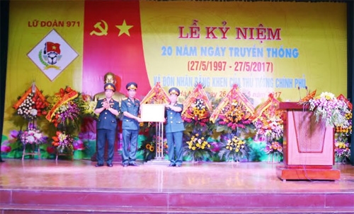 Lữ đoàn 971 đón nhận Bằng khen của Thủ tướng Chính phủ