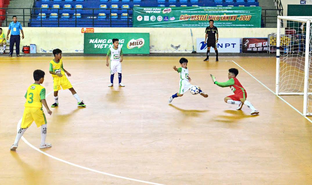 Khai mạc Giải bóng đá Hội khỏe Phù Đổng