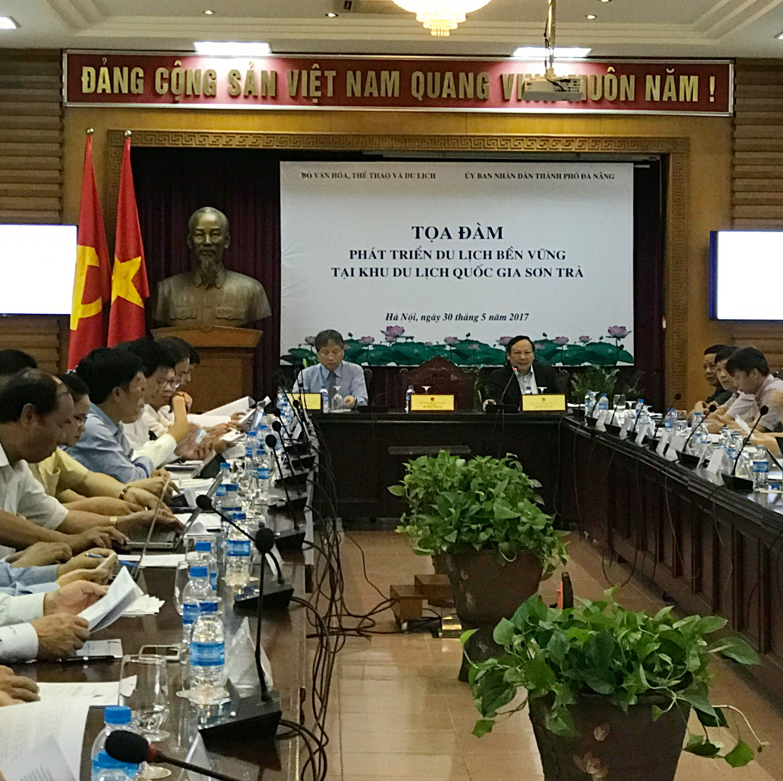 Tọa đàm “Phát triển du lịch bền vững tại khu du lịch quốc gia Sơn Trà”
