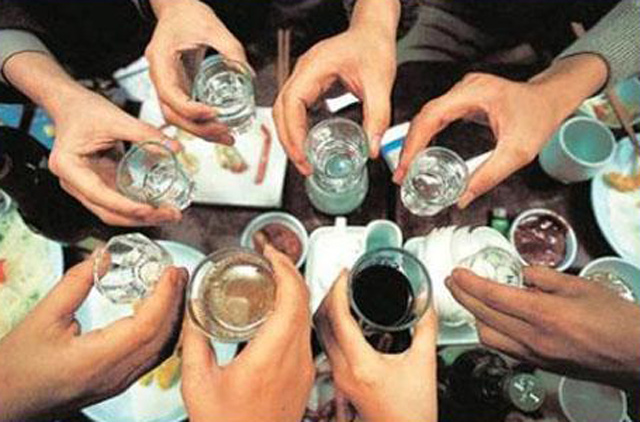 Xây dựng nếp sống lành mạnh, giản dị cho cán bộ, đảng viên
