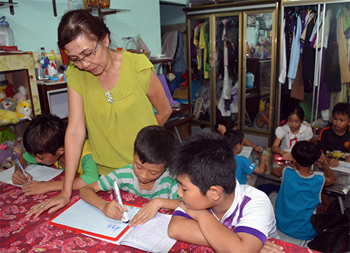 Cô giáo hết lòng vì trẻ em nghèo
