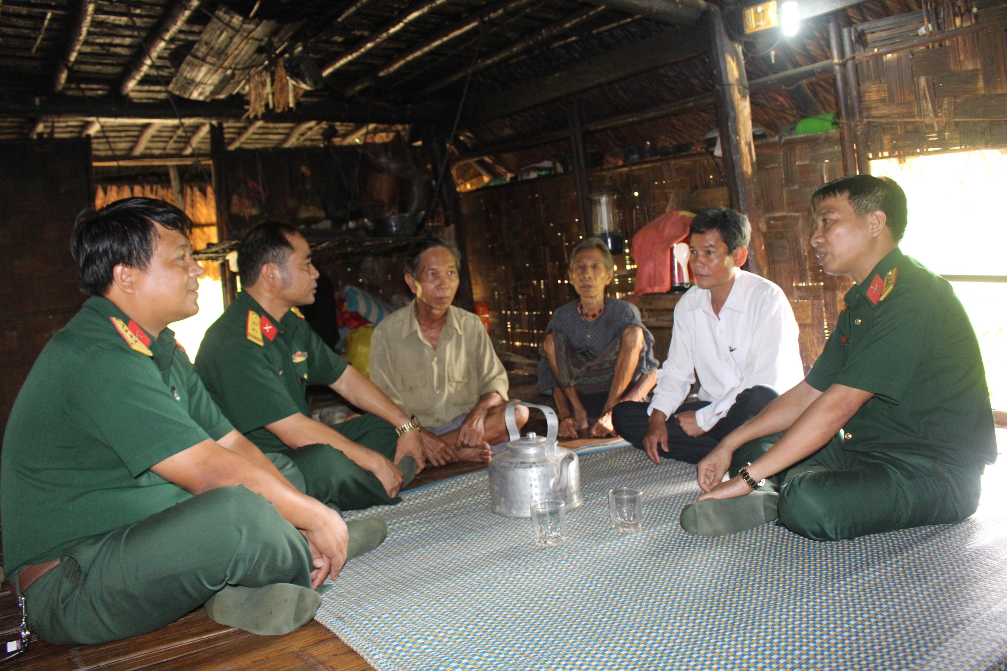 Những việc làm thắm nghĩa tình
