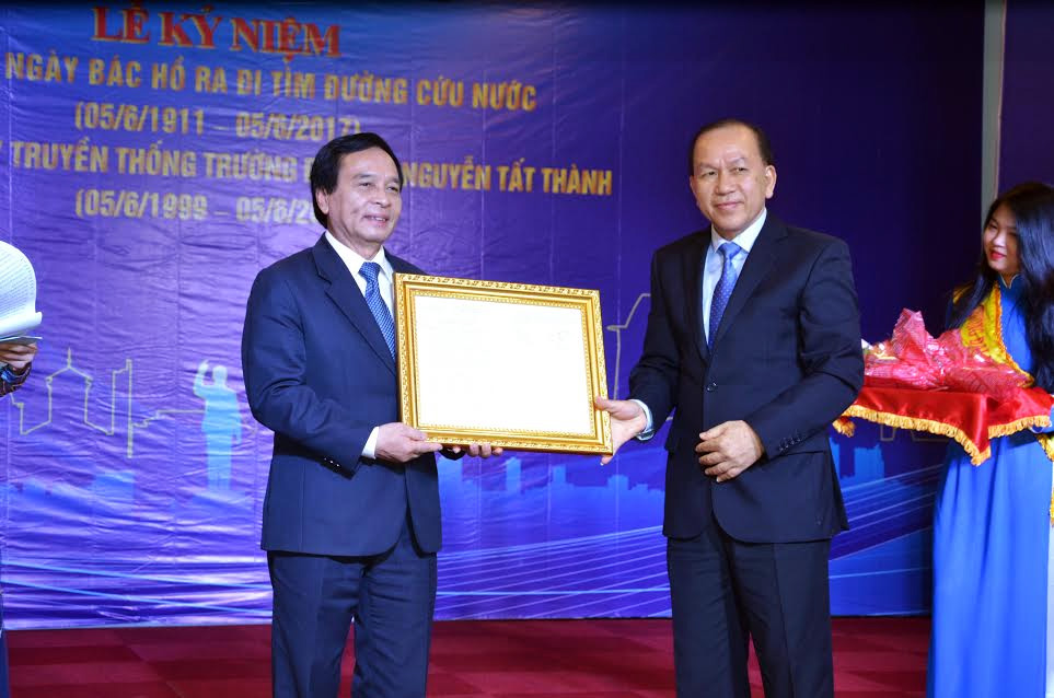 Trường Đại học Nguyễn Tất Thành kỷ niệm 106 năm Ngày Bác Hồ ra đi tìm đường cứu nước