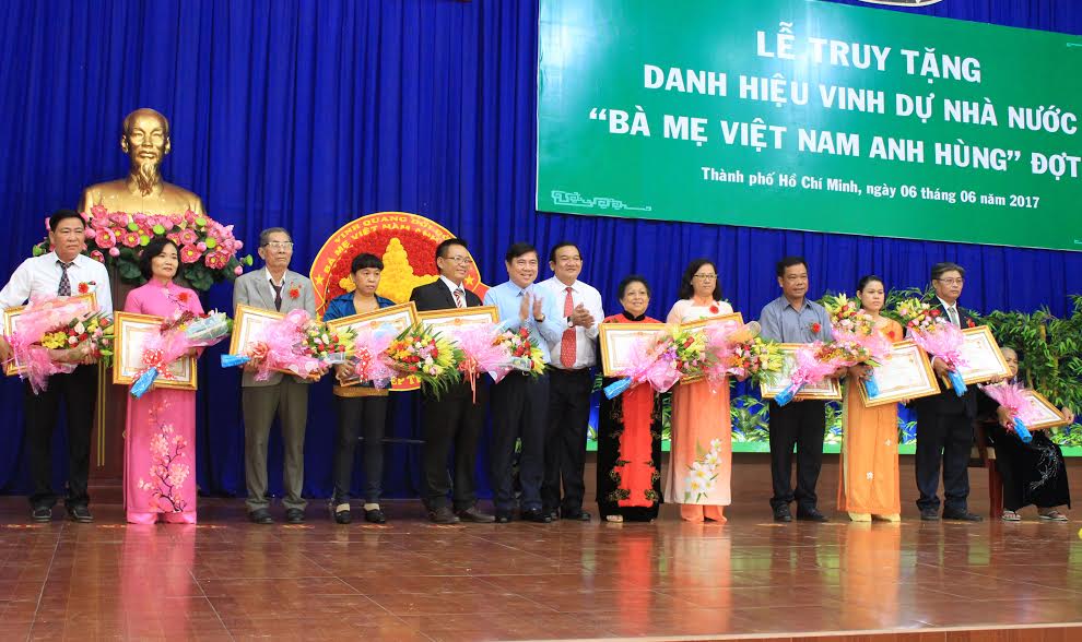 Truy tặng danh hiệu “Bà Mẹ Việt Nam Anh hùng” cho 38 bà mẹ