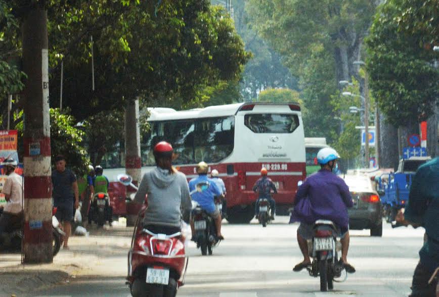 Áp dụng khoa học công nghệ, chống trốn thuế để dẹp “xe khách trá hình”