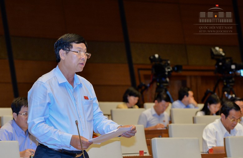 Đại biểu Quốc hội thảo luận Luật Cảnh vệ