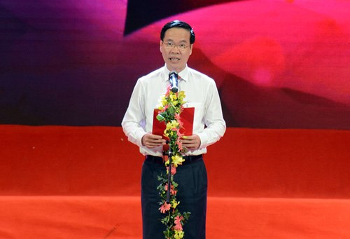 Làm cho việc học tập, noi gương Bác ngày càng thấm sâu vào đời sống tinh thần của xã hội (*)