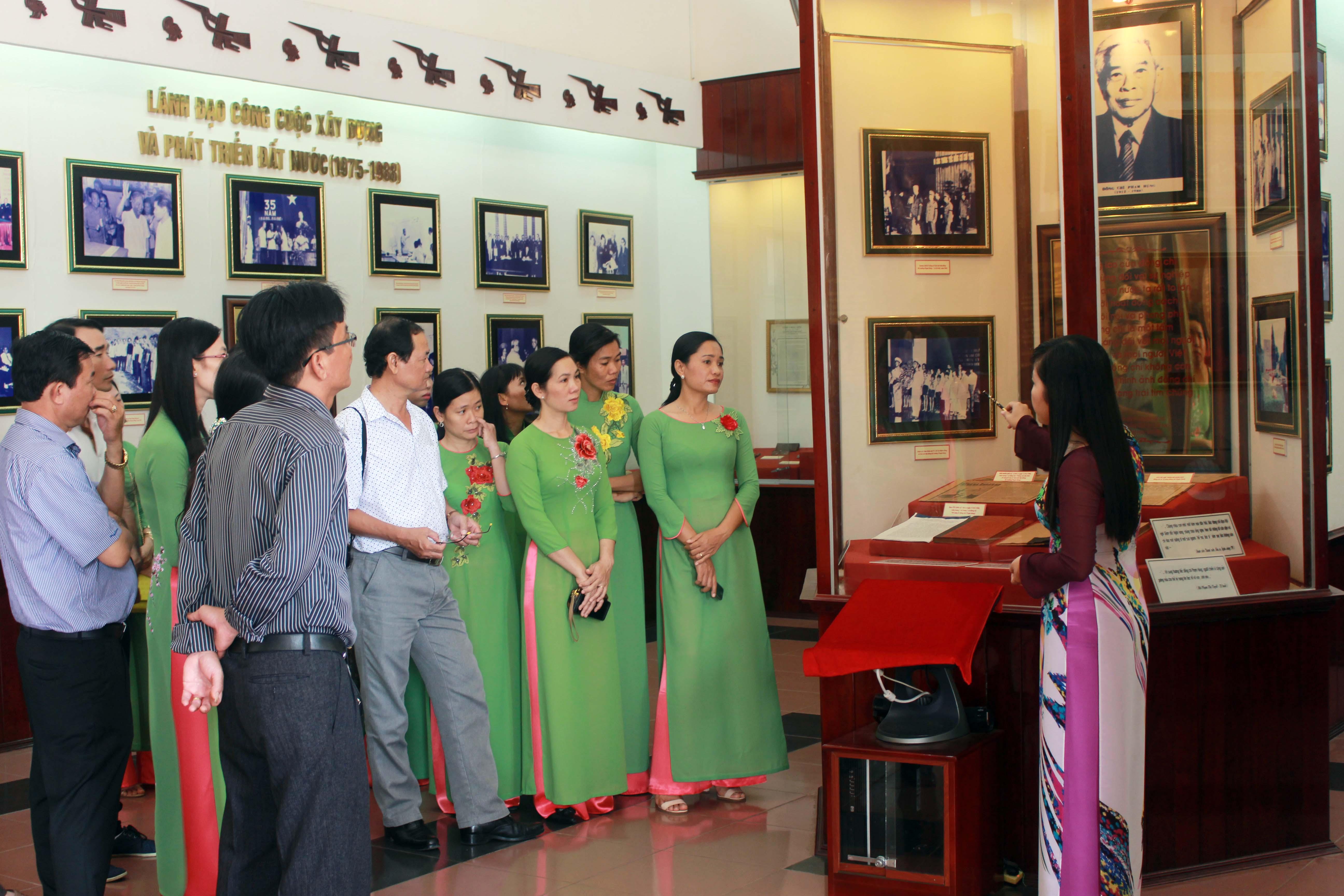 Về Long Hồ, nhớ viếng bác Hai!