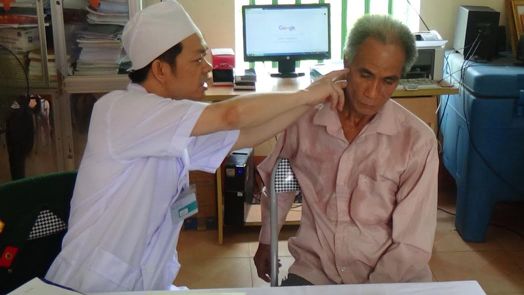 Khám chữa bệnh, tư vấn sức khỏe cho nhân dân vùng ân toàn khu Thái Nguyên