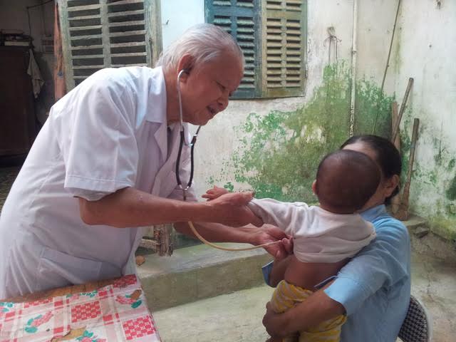 Người bác sĩ trọn đời vì dân bản