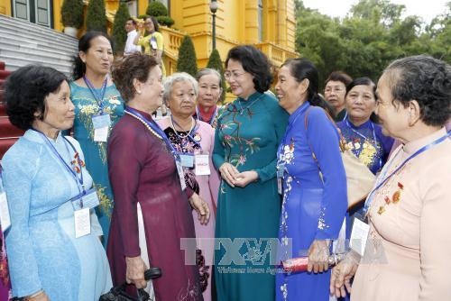 Phó chủ tịch nước tiếp Đoàn đại biểu người có công tỉnh Vĩnh Long 
