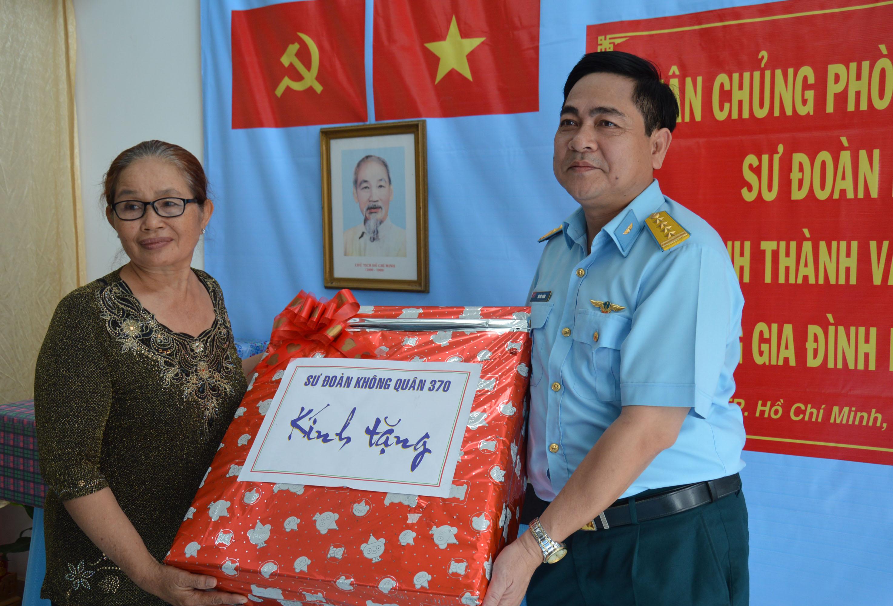 Nghĩa tình cán bộ, chiến sĩ Sư đoàn Không quân 370
