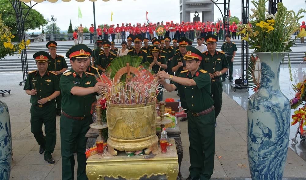 Linh thiêng Trường Sơn, Đường 9
