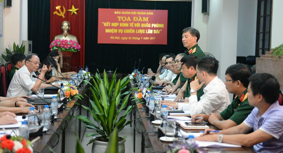 Kết hợp kinh tế với quốc phòng vì sự phát triển đất nước và lợi ích của nhân dân