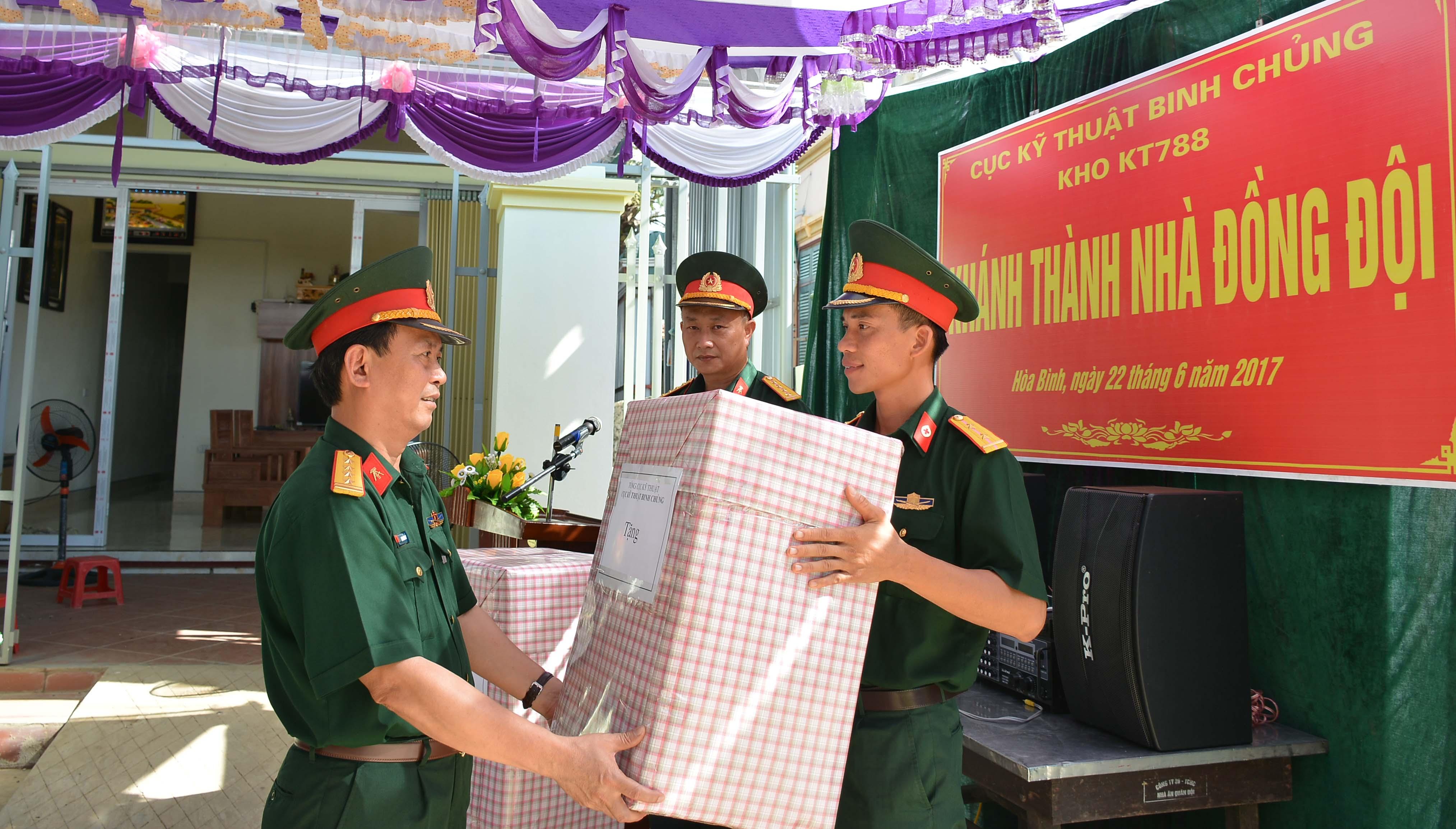 Bồi đắp niềm tin, tạo động lực xây dựng đơn vị
