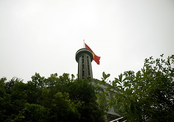 Cột cờ Lũng Cú có độ cao khoảng 1.470m so với mực nước biển.