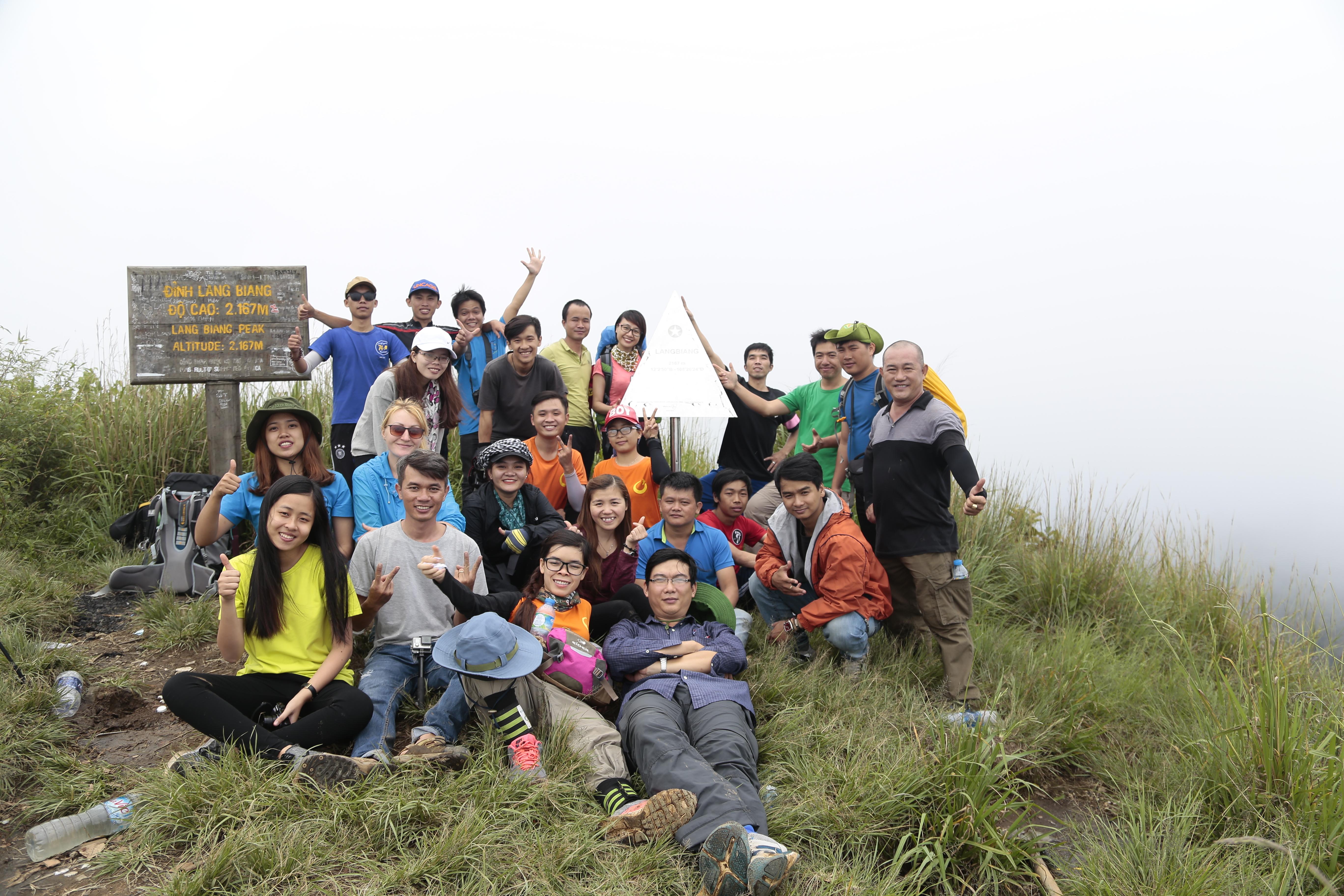 Gắn chóp nhân tạo trên đỉnh Lang Biang và Bidoup