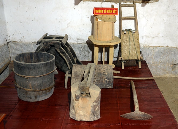 Các vật dụng phục vụ sản xuất.