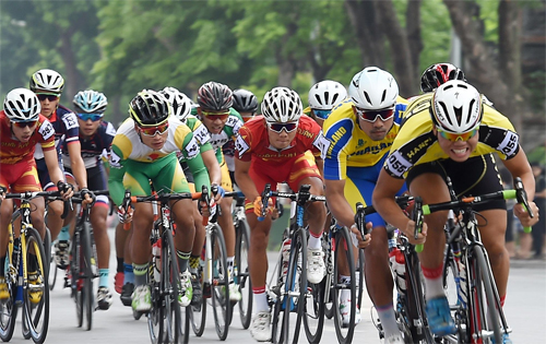 Hào hứng, sôi nổi, cảm động