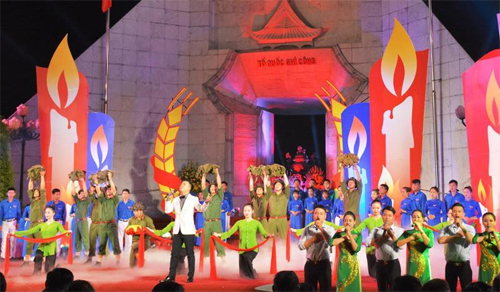 Ngọn lửa tri ân, sưởi ấm tình hữu nghị