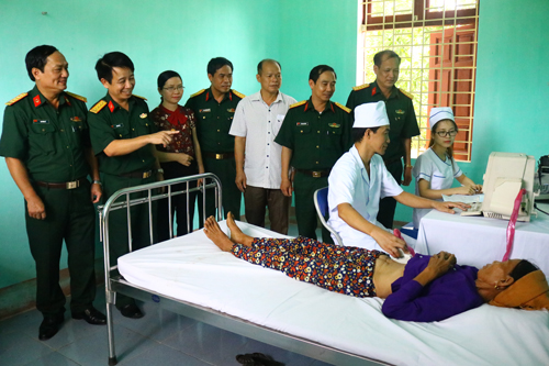 Các đơn vị khám bệnh, cấp thuốc miễn phí, tặng quà đối tượng chính sách