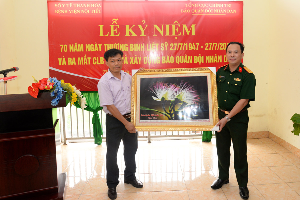 Nhiều hoạt động “đền ơn đáp nghĩa” được tổ chức tại Thanh Hóa sau chặng đua thứ 2 