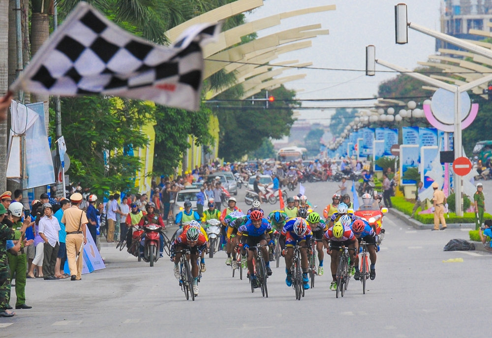 Quyết liệt bứt phá, tăng tốc về đích.