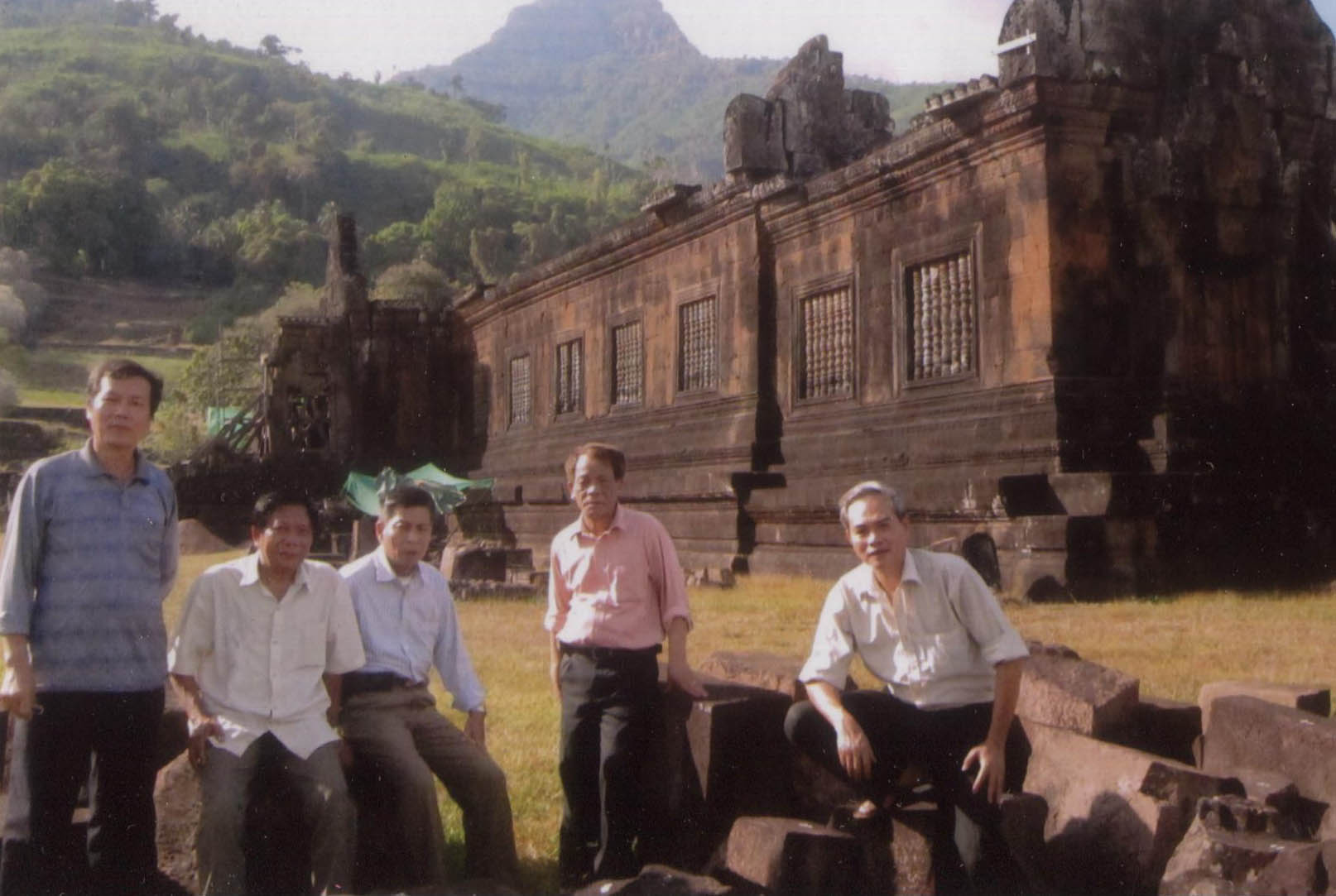 Kỳ 1: Những người bạn nhân ái, trọng nghĩa tình