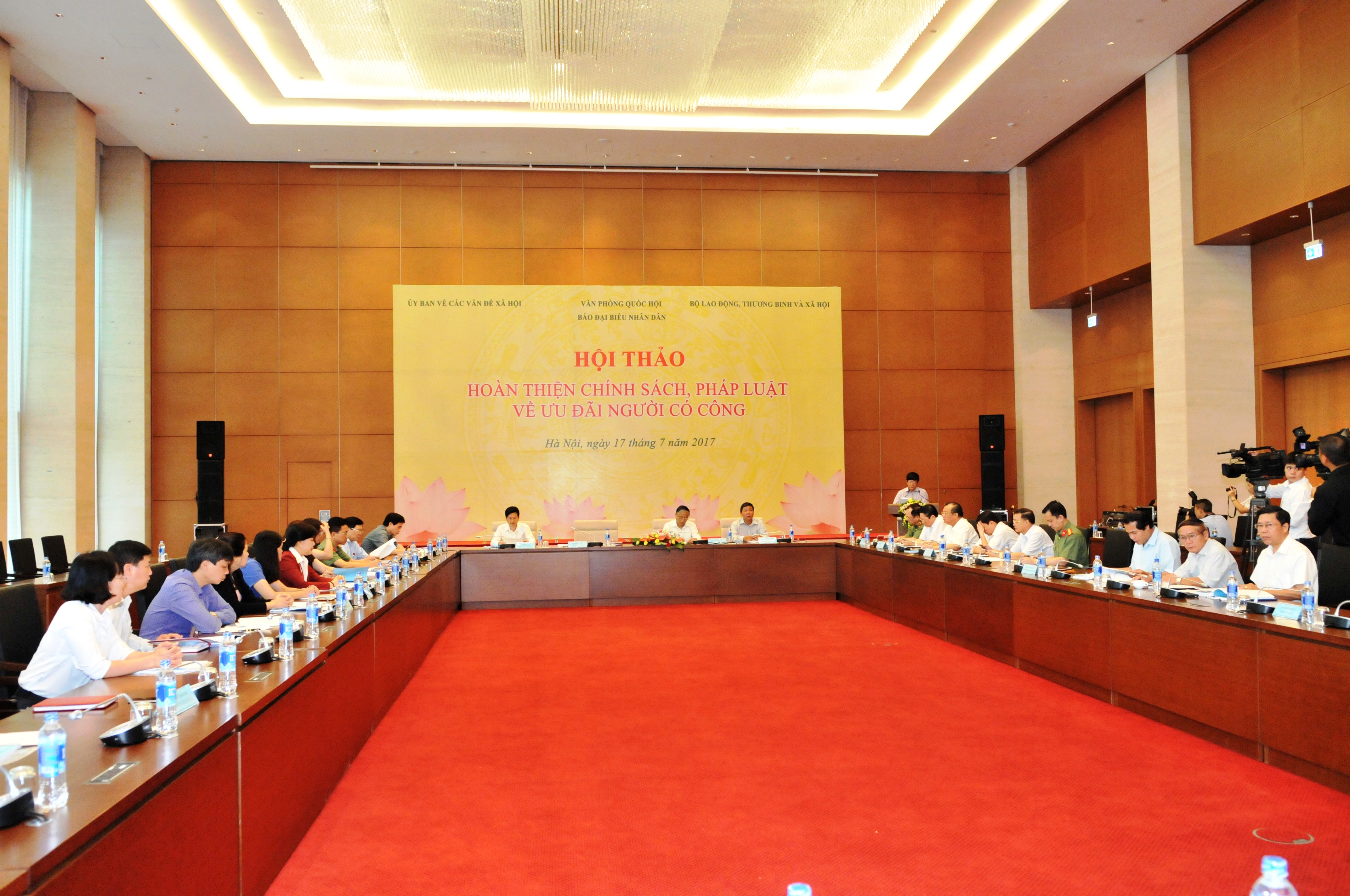 Hoàn thiện chính sách, pháp luật về ưu đãi người có công
