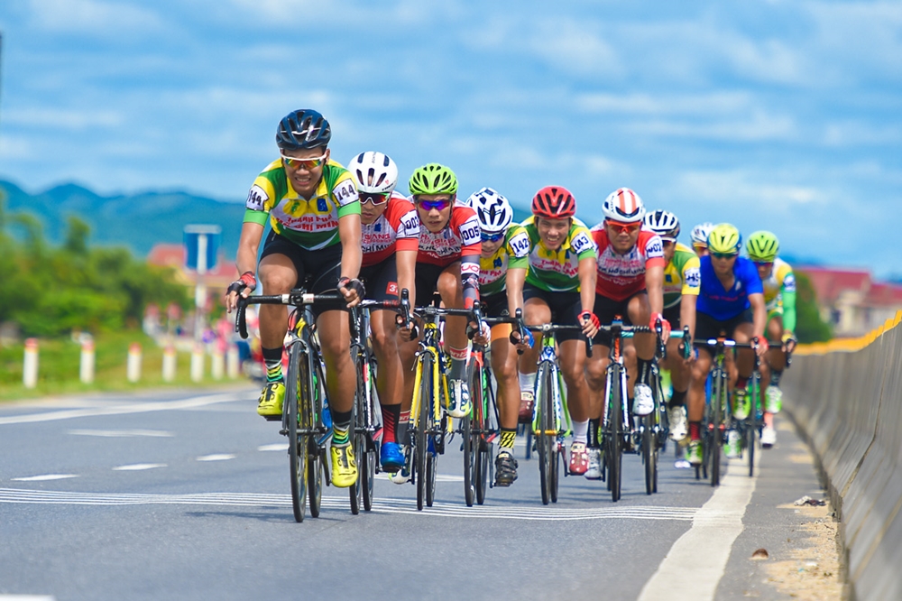 Nỗ lực trên từng ki-lô-mét đường đua.