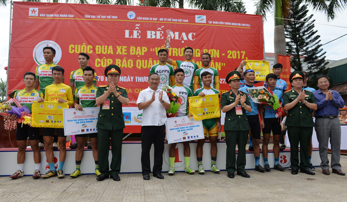 Cuộc đua xe đạp “Về Trường Sơn-2017, Cúp Báo Quân đội nhân dân” thành công tốt đẹp, đội Bảo vệ thực vật An Giang giành giải Nhất