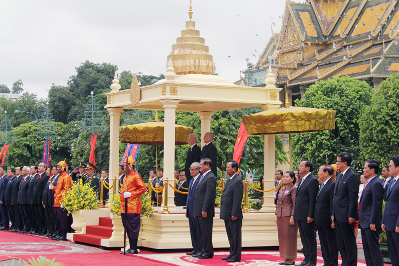 Quốc vương Nô-rô-đôm Xi-ha-mô-ni chủ trì Lễ đón Tổng Bí thư Nguyễn Phú Trọng