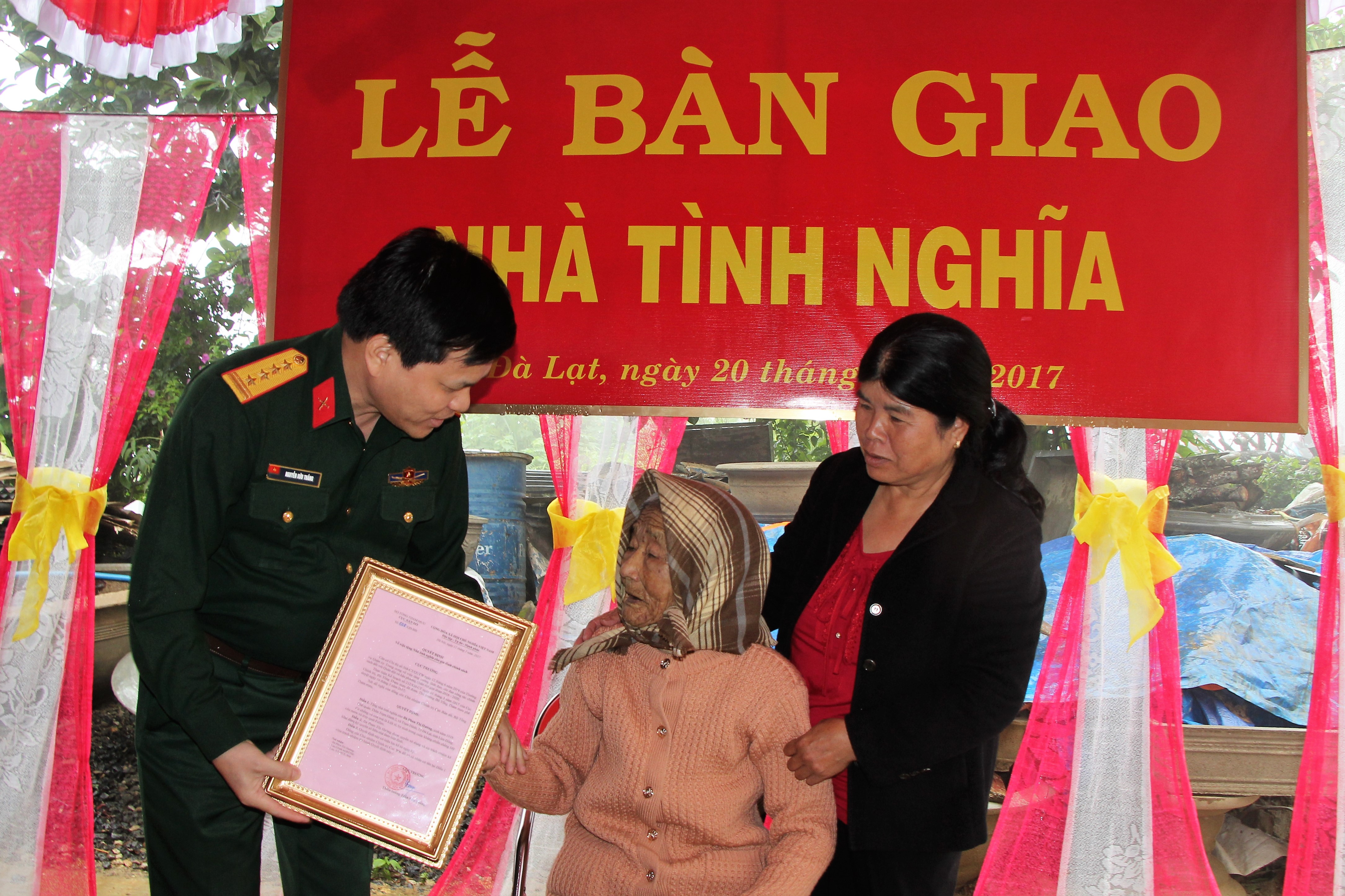 Cục Bản đồ (Bộ Tổng Tham mưu) tặng nhà tình nghĩa