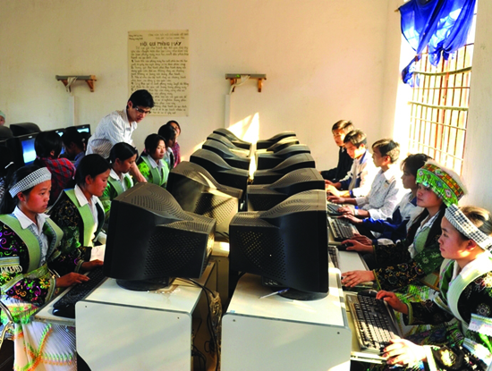 ĐƯA KHOA HỌC VÀ CÔNG NGHỆ VỀ CÁC 