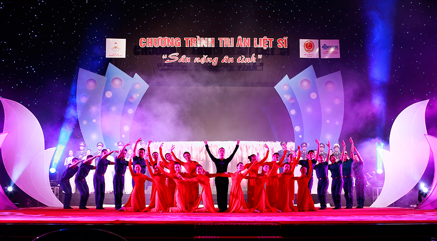 “Sâu nặng ân tình” với các Anh hùng Liệt sĩ
