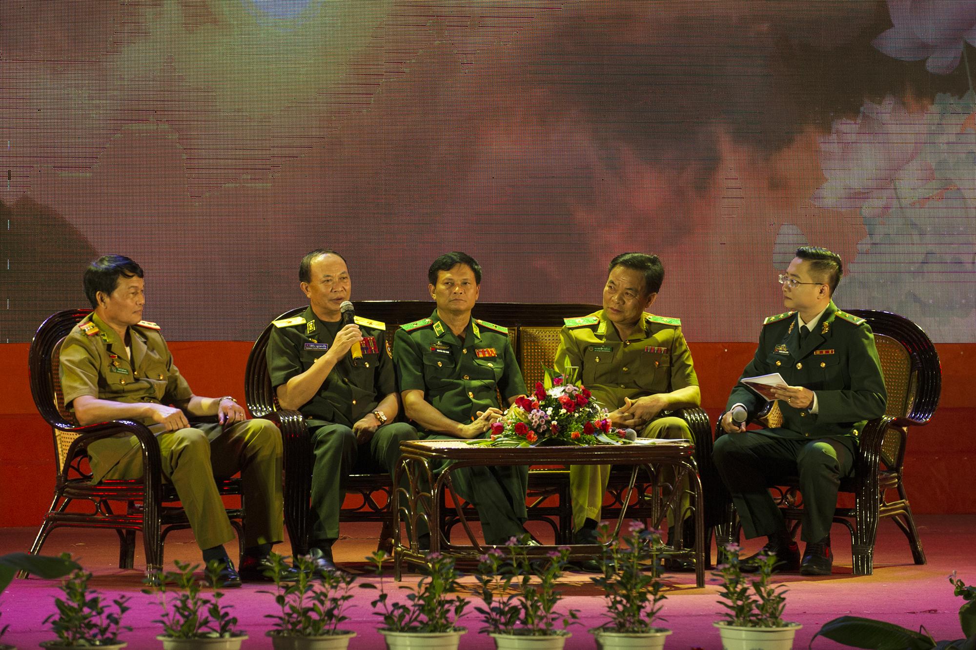 “Sắt son nghĩa tình biên giới Việt - Lào”