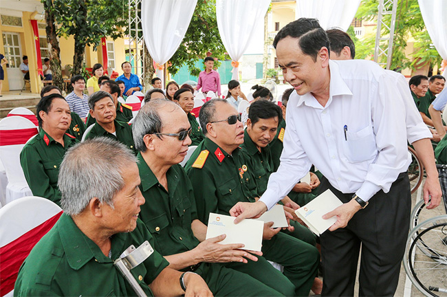 Vẹn nghĩa tri ân bằng những tấm lòng thơm thảo