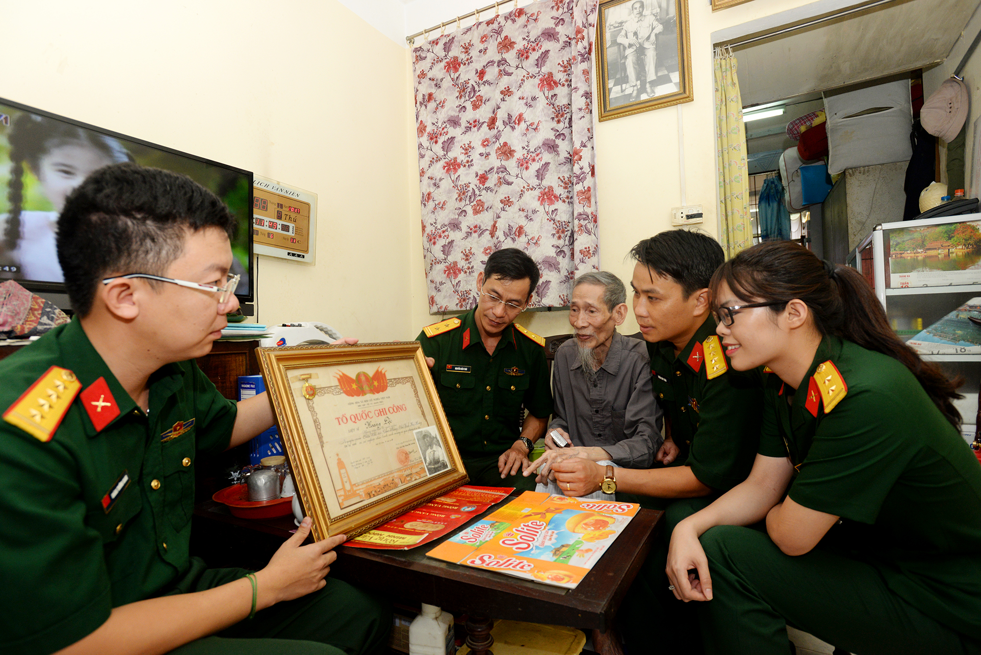 Tuổi trẻ Báo Quân đội nhân dân tri ân các anh hùng liệt sĩ