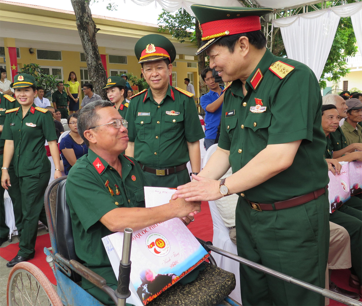 Tăng cường lãnh đạo, chỉ đạo thực hiện tốt công tác thương binh, liệt sĩ, người có công với cách mạng và chính sách hậu phương quân đội
