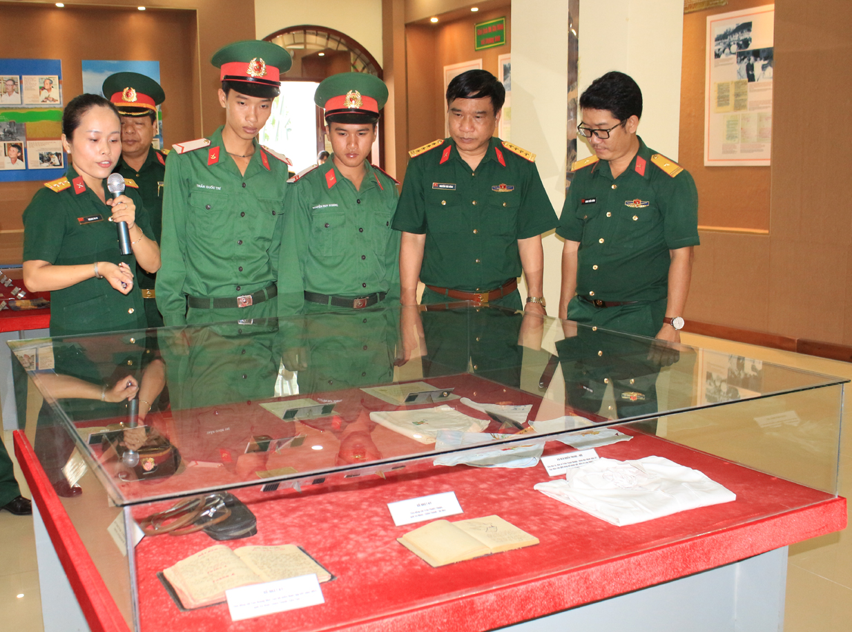 Quân khu 9 tổ chức triển lãm chuyên đề “Đi qua cuộc chiến”
