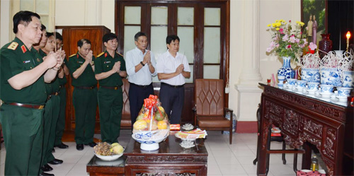 Lãnh đạo Tổng cục Chính trị dâng hương tưởng nhớ Thượng tướng Song Hào