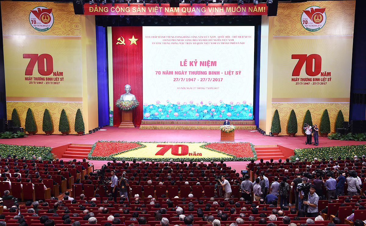 Mít tinh trọng thể kỷ niệm 70 năm Ngày Thương binh-Liệt sĩ
