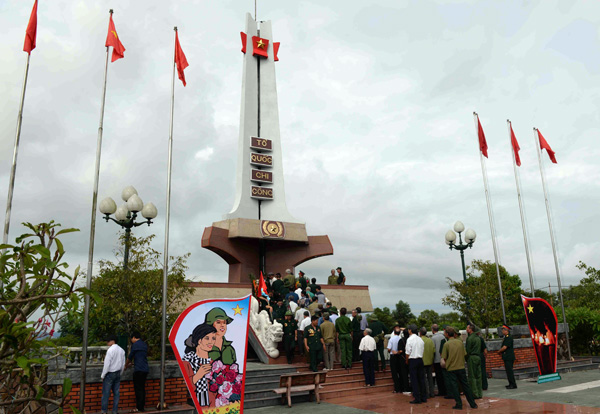 Về thăm chiến trường xưa tri ân đồng đội
